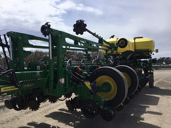 Image of John Deere 1775 equipment image 2