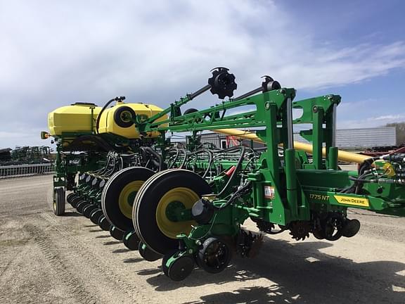 Image of John Deere 1775 Primary image