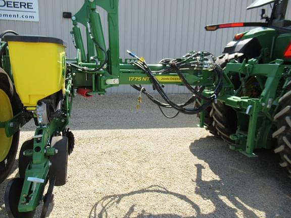 Image of John Deere 1775 equipment image 3