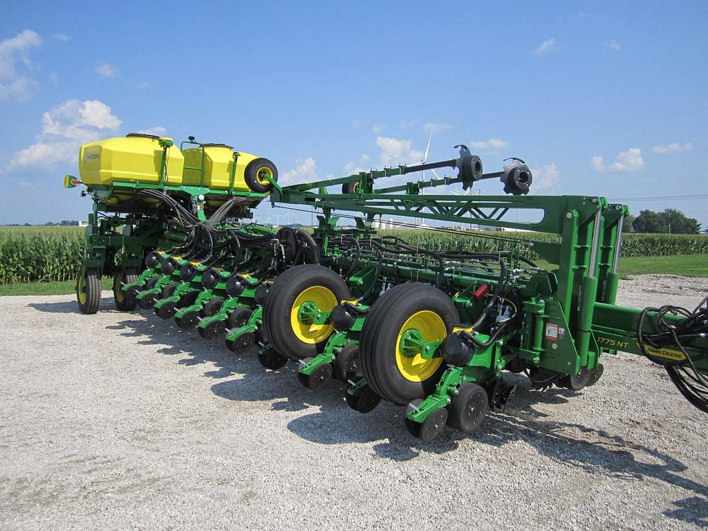 Image of John Deere 1775 Primary image