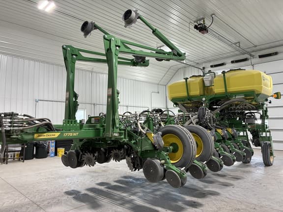 Image of John Deere 1775 equipment image 1