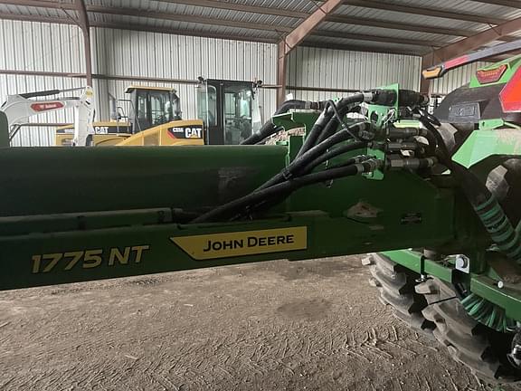 Image of John Deere 1775 equipment image 2