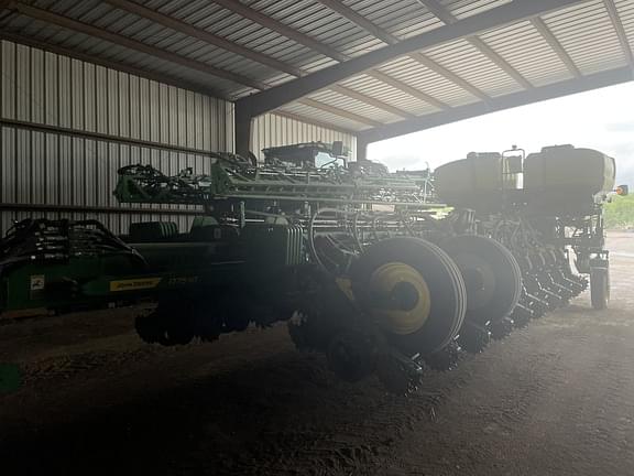 Image of John Deere 1775 Primary image