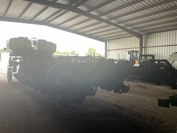 Image of John Deere 1775 equipment image 1