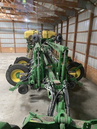 2024 John Deere 1775 Equipment Image0