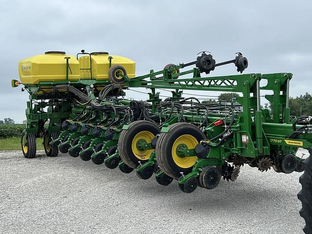 Image of John Deere 1775 equipment image 1