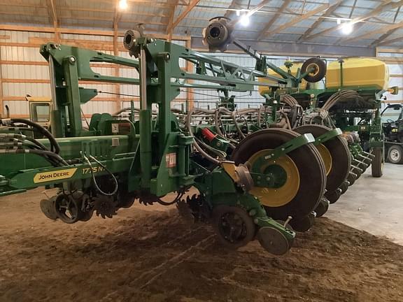 Image of John Deere 1775 equipment image 1