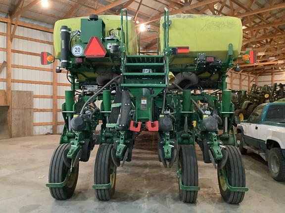 Image of John Deere 1775 equipment image 4