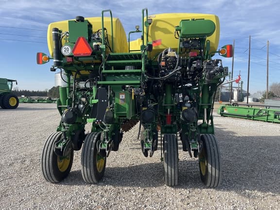 Image of John Deere 1775 equipment image 3