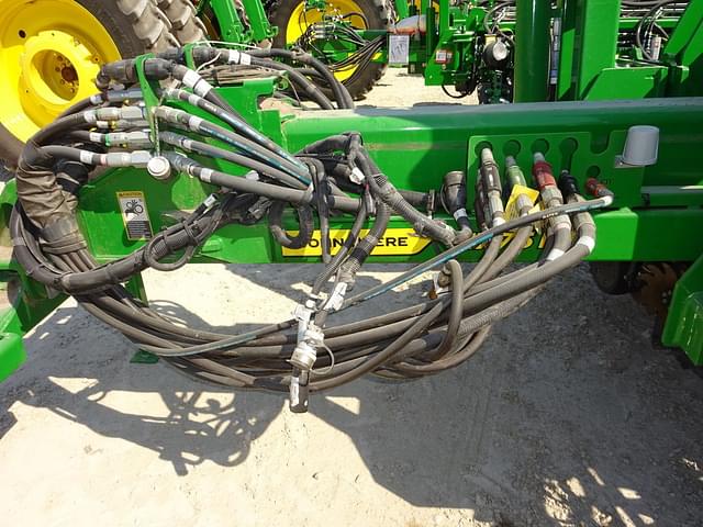 Image of John Deere 1775 equipment image 2