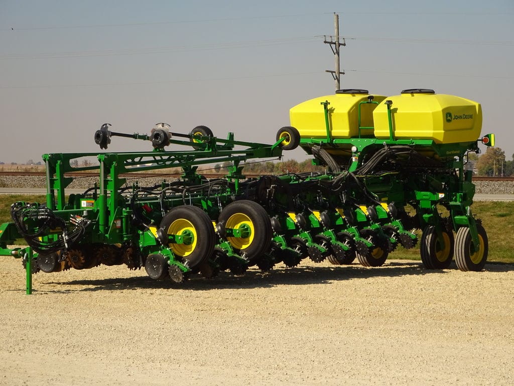 2024 John Deere 1775 Equipment Image0