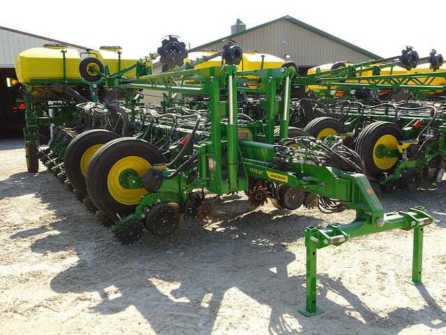 Image of John Deere 1775 equipment image 1