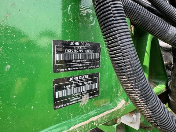 Image of John Deere 1775 equipment image 3