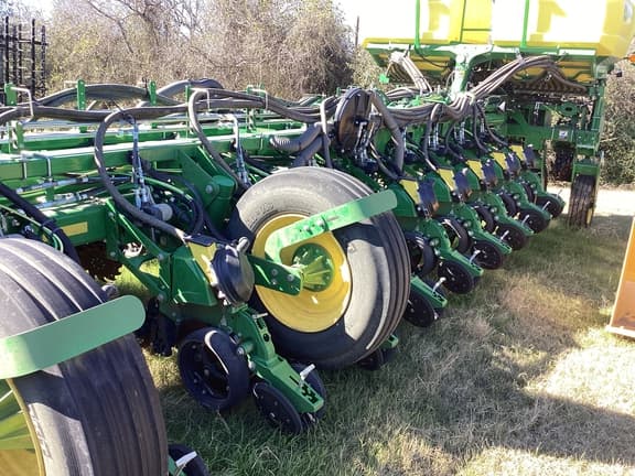 Image of John Deere 1775 equipment image 2