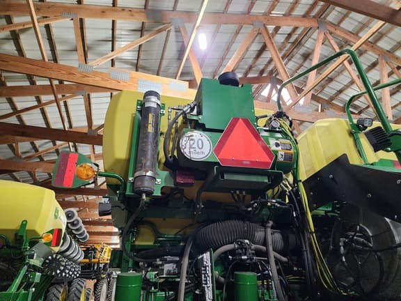 Image of John Deere 1775 equipment image 1