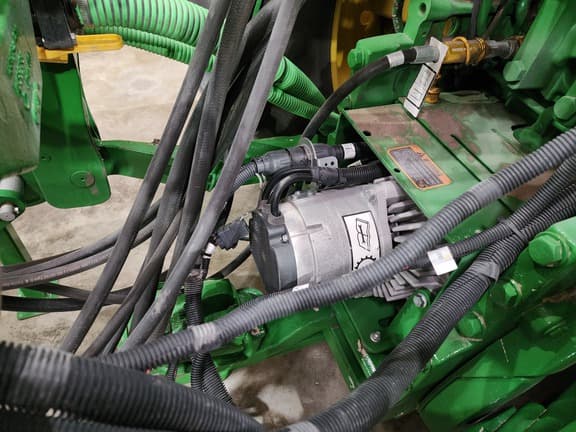 Image of John Deere 1775 equipment image 3