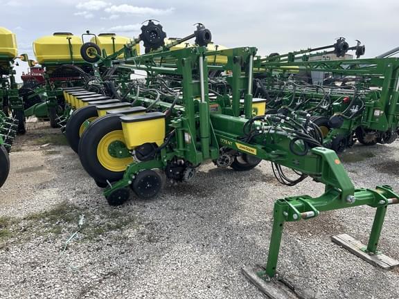 Image of John Deere 1775 equipment image 1