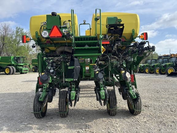 Image of John Deere 1775 equipment image 3