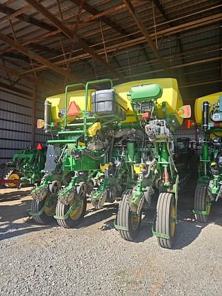 Image of John Deere 1775 Primary image