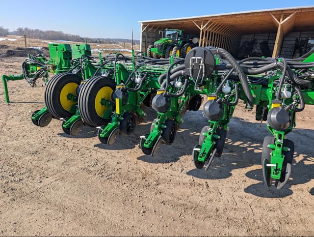 Image of John Deere 1775 equipment image 2