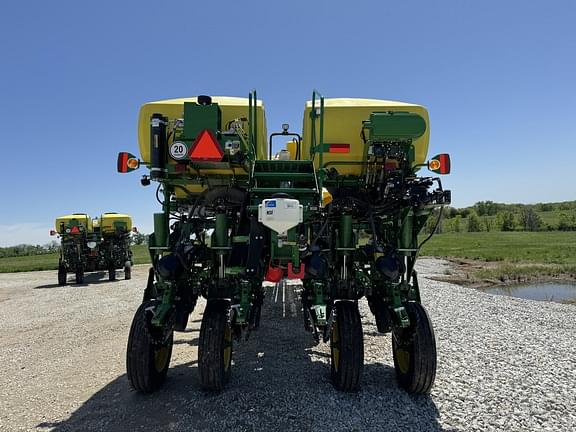 Image of John Deere 1775 equipment image 3