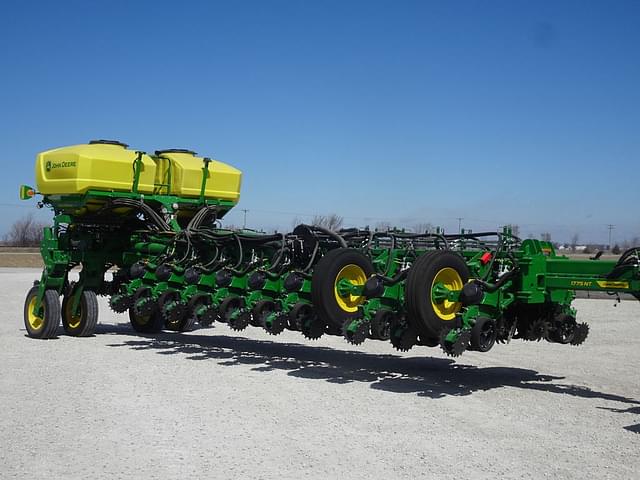 Image of John Deere 1775 equipment image 1