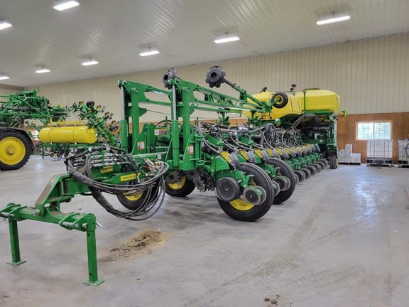 2024 John Deere 1775 Equipment Image0