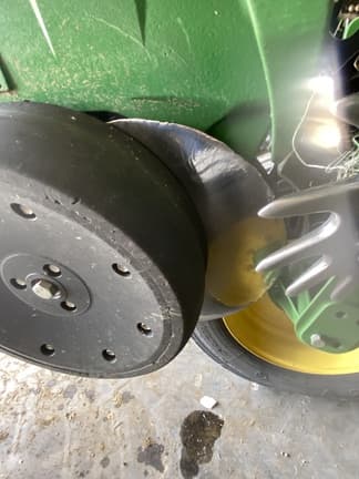 Image of John Deere 1775 equipment image 4