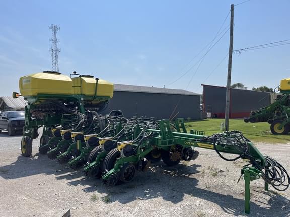 Image of John Deere 1775 equipment image 1