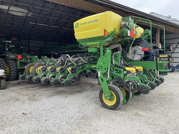 Image of John Deere 1775 Primary image