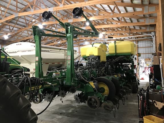 Image of John Deere 1775 equipment image 2
