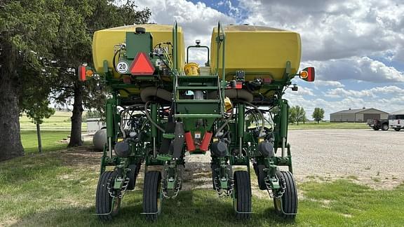 Image of John Deere 1775 equipment image 4