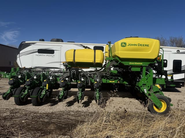 Image of John Deere 1775 equipment image 2