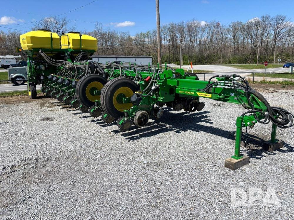 Main image John Deere 1775