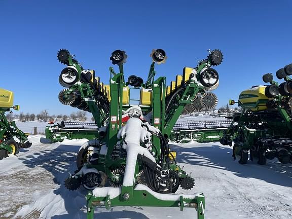 Image of John Deere 1795 equipment image 1