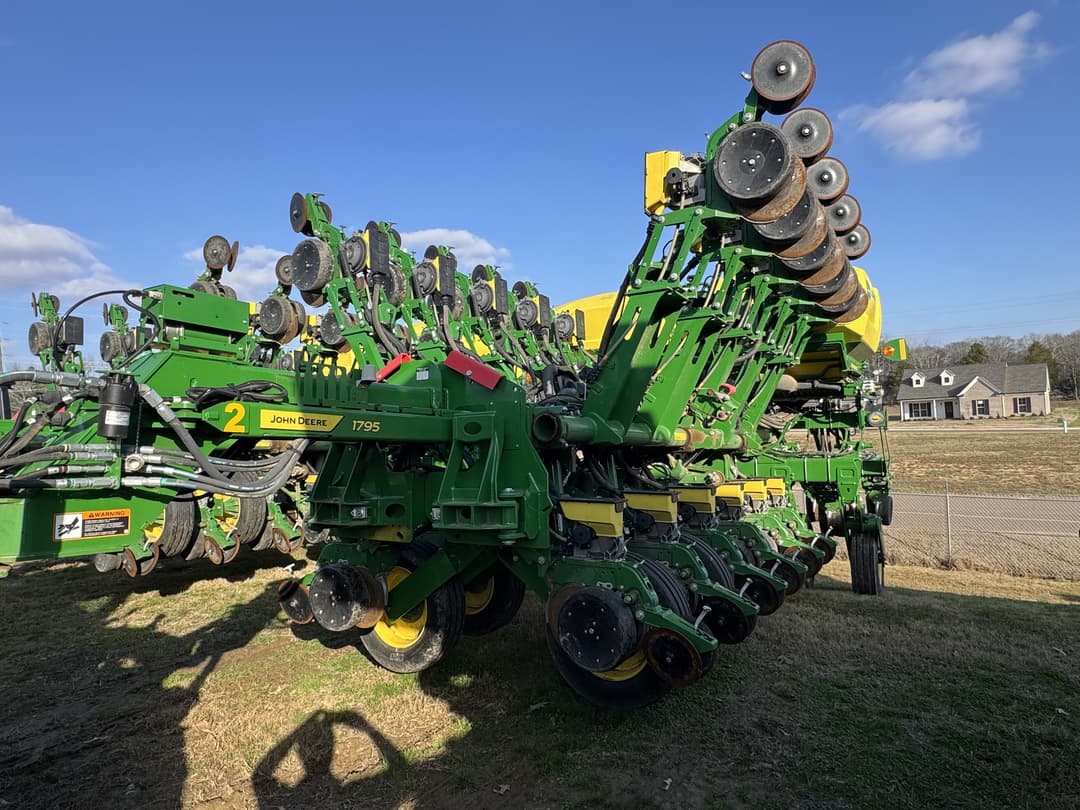 Image of John Deere 1795 Image 0