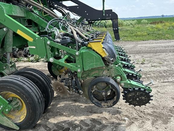 Image of John Deere 1795 equipment image 3