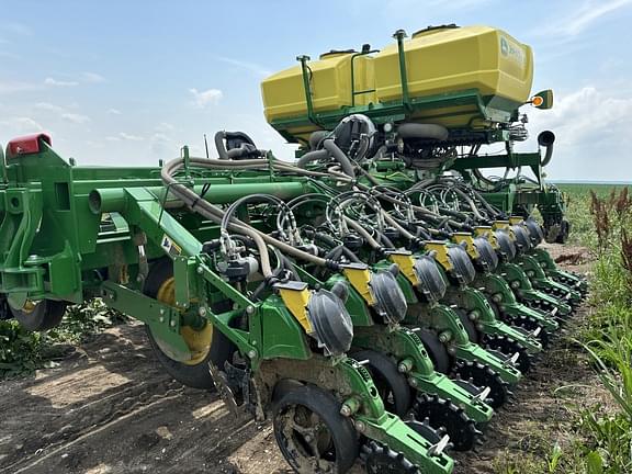 Image of John Deere 1795 Primary image