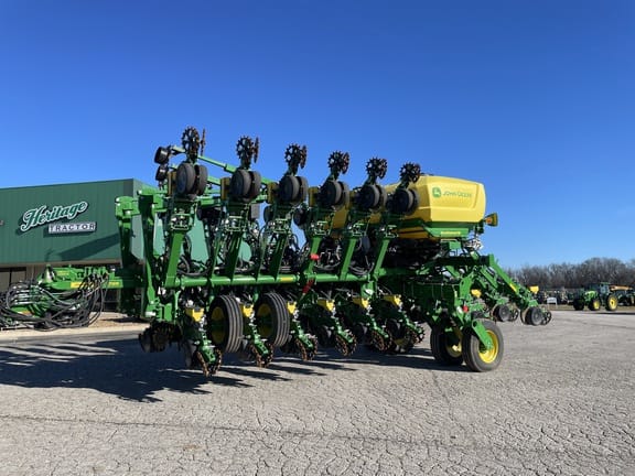 2024 John Deere 1795 Equipment Image0