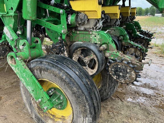 Image of John Deere 1795 equipment image 4