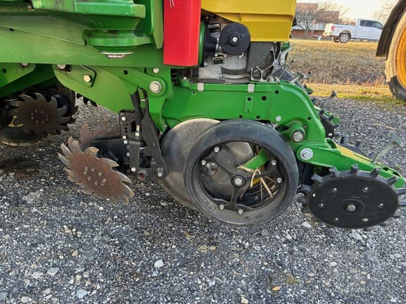 Image of John Deere 1795 equipment image 4