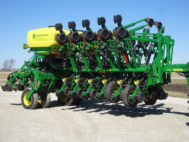 Image of John Deere 1795 equipment image 1