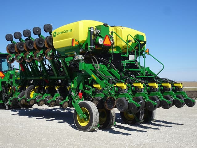 Image of John Deere 1795 equipment image 4