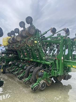 Image of John Deere 1795 equipment image 1