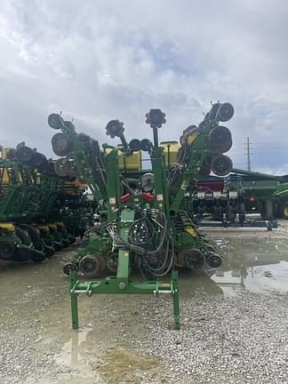 Image of John Deere 1795 equipment image 3