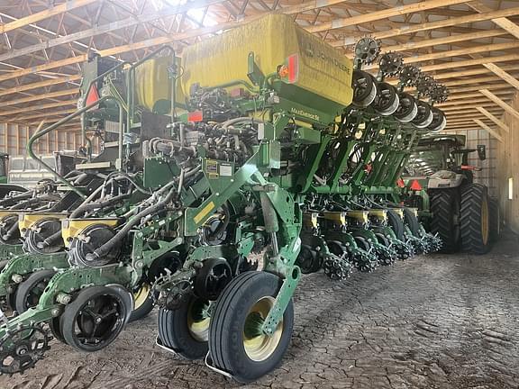 Image of John Deere 1795 Primary image