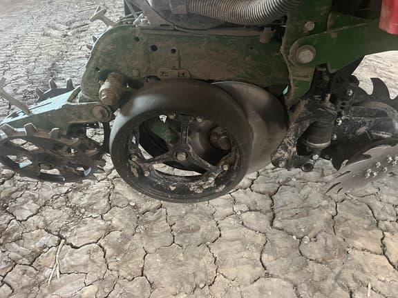 Image of John Deere 1795 equipment image 3