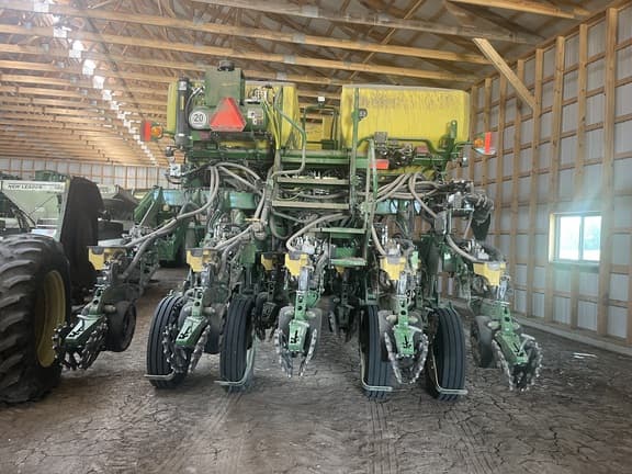 Image of John Deere 1795 equipment image 4