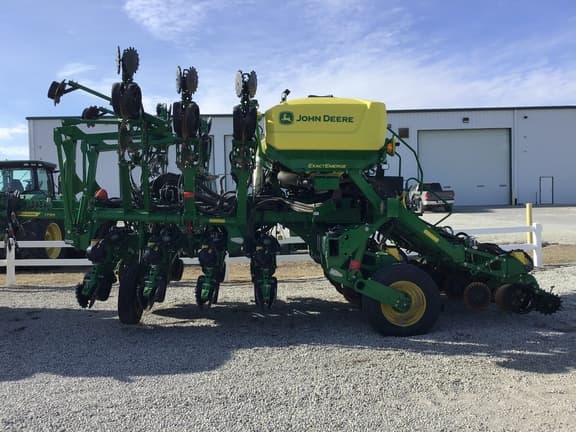 Image of John Deere 1795 equipment image 3