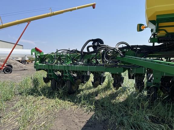 Image of John Deere 1795 equipment image 3